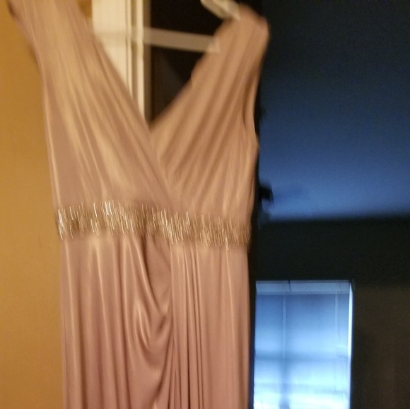 Gorgeous evening dress - Picture 3 of 8